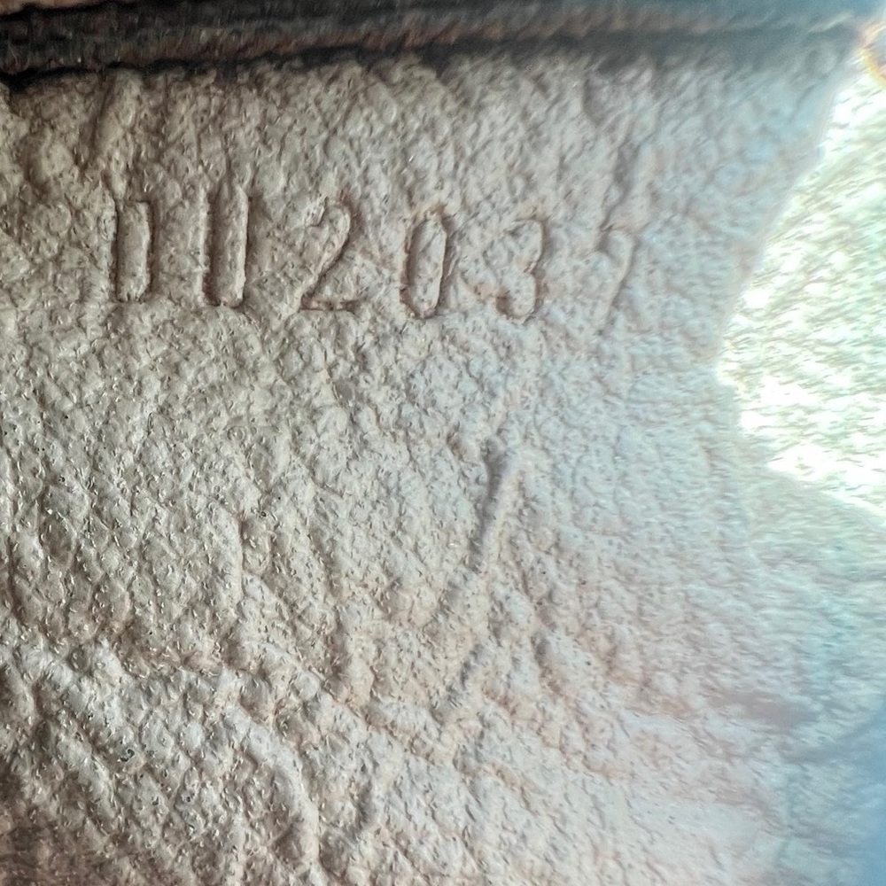 LOUIS VUITTON
Vintage Monogram Toiletry Pouch 17 - Picture 13 of 13